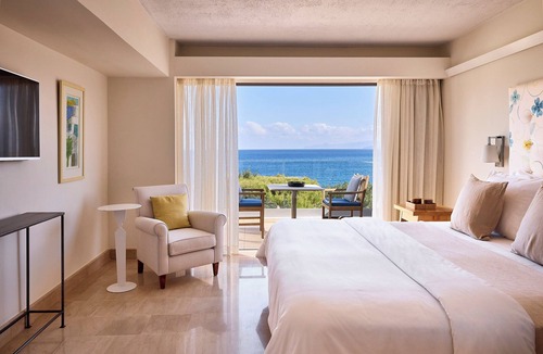 Agios Nikolaos Town Hotel | St. Nicolas Bay Resort Hotel & Villas