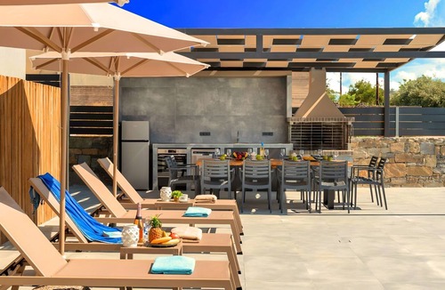 Dramia House | Stafa Villa Privater Pool by Interhome