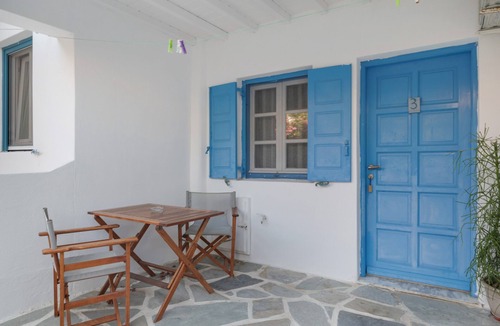 Kalafatis Apartment | Standard Studio 2 with Wi-Fi and Air Conditioning