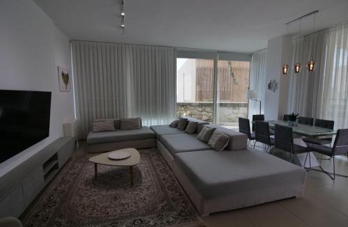 Jala Villa | Stay By Ilvesta Green Coast 49B