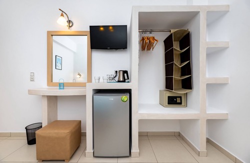Perissa Hotel | Stelios Place