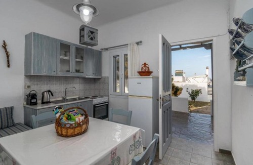 Mandrakia Apartment | Stella's Mandrakia Seaside House