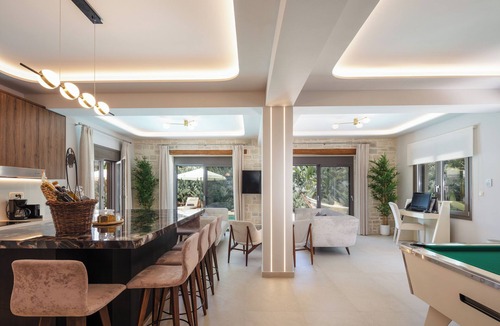 Platanes Villa | Step Into a Lush Oasis of All Comforts by the Sea!