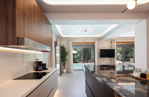 Platanes Villa | Step Into a Lush Oasis of All Comforts by the Sea!