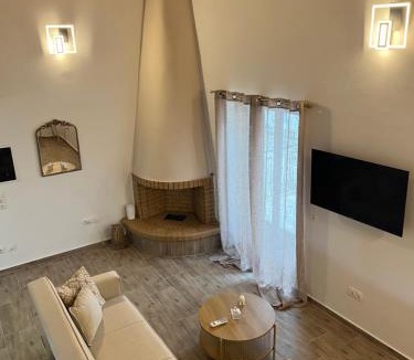 Koroni House | Stone House Bourgos