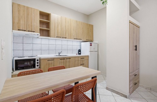 Sivota Apartment | Studio Apartment '6' with Shared Garden, Wi-Fi and Air Conditioning