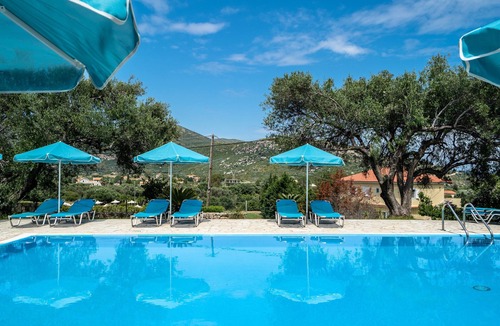 Kateleios Apartment | Studio Apartment "Anemona 3" with Shared Pool & Wi-Fi