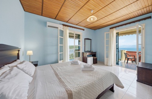 Apraos Apartment | Studio Apartment 'Apraos Bay Hotel 11' with Sea View, Wi-Fi and Air Conditioning
