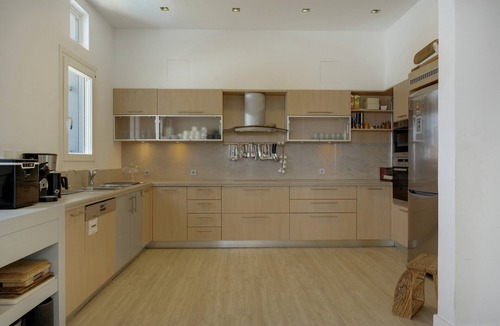 Syros Apartment | Studio Apartment "Blueros - Orange Suite" with Sea View, Shared Pool & Wi-Fi