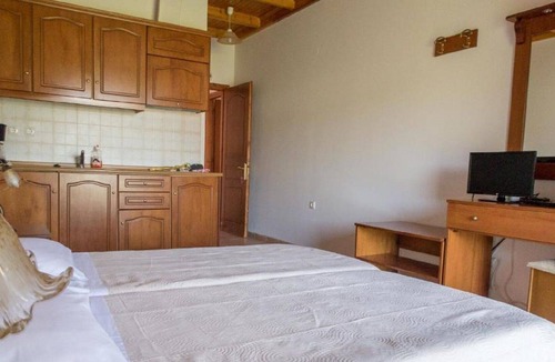 Agios Georgios Pagon House | Studio Apartment by the sandy beach