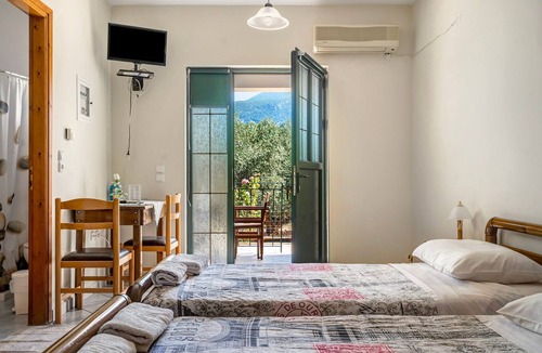Sami Apartment | Studio Apartment "Daratos 5" with Sea View, Shared Garden & Wi-Fi