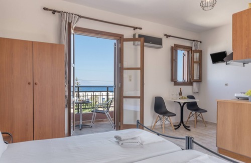 Paloi Apartment | Studio Apartment 'Frantzis 4' with Sea View, Wi-Fi and Air Conditioning
