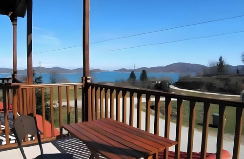 Lake Plastiras Apartment | Studio Apartment 'Hotel Antigoni Triple Room 11' with Lake View, Wi-Fi and Air Conditioning