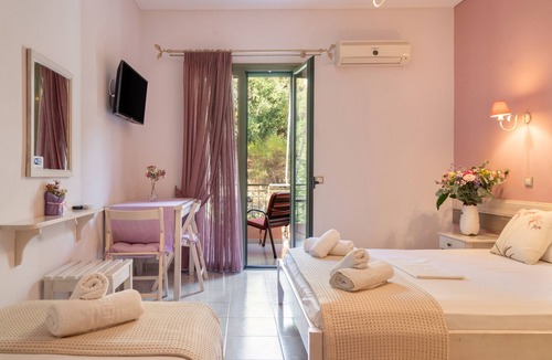 Kalamitsi Apartment | Studio Apartment 'Nontas Home 27' with Mountain View, Wi-Fi and Air Conditioning