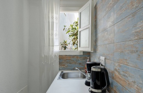 Amorgos Apartment | Studio Apartment 'Politimi's N2' with Mountain View, Wi-Fi and Air Conditioning