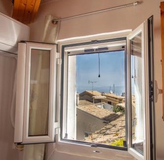 Old Town Apartment | Studio attic in Corfu Town centre