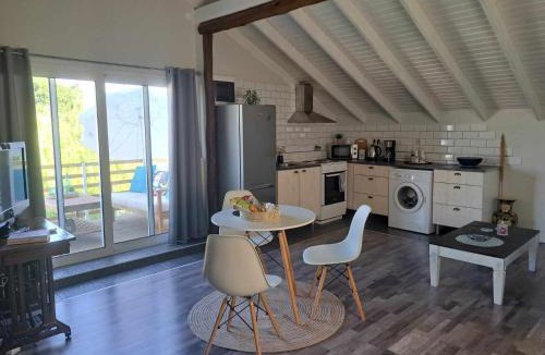 Salakos Apartment | Studio ISABEL