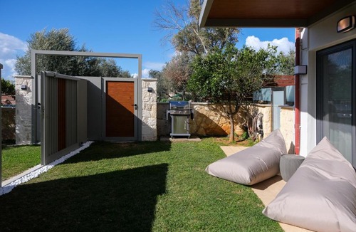 Kato Galatas Apartment | Studio Verde Glaros w. Outdoors, near the Beach