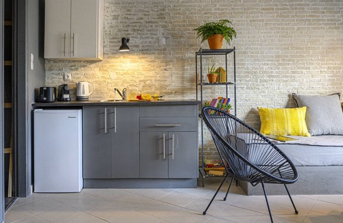 Spata-Artemida House | Studios & Apartments by Avelink