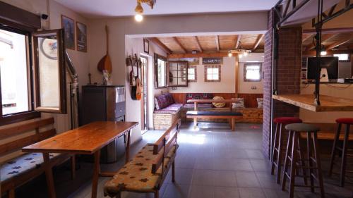 Old Town House | Studios Arabas