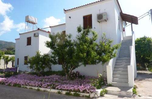 Marathokampos Apartment | Studios Calvinos