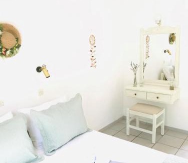 Chrisi Akti Hotel | Studios Estrella del mar