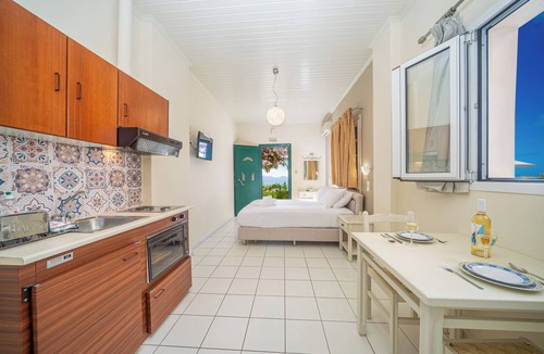 Mesovounia House | Studios Vrionis Panoramic Sunset
