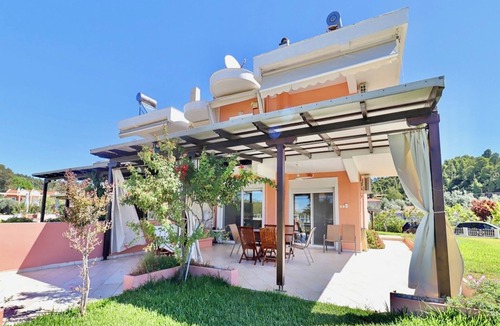 Sithonia House | Stunning beachfront villa for rent