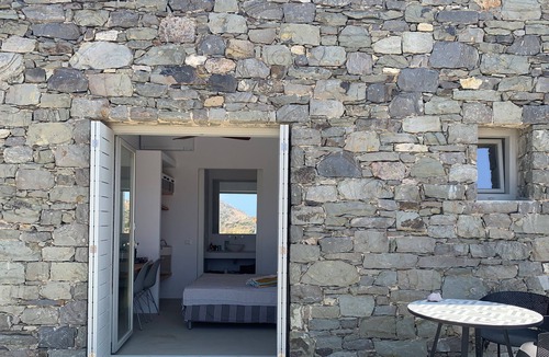 Tripiti Cabin | Stunning Bungalow Milos Greece. Panorama Sunset. Infinity Pool & AC.