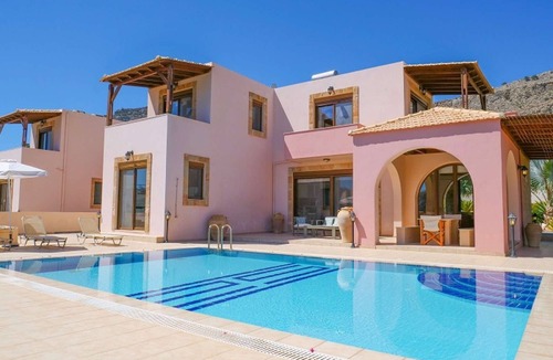Lindos Villa | Stunning Luxury 4 bedroom Villa in Lindos with large private pool!