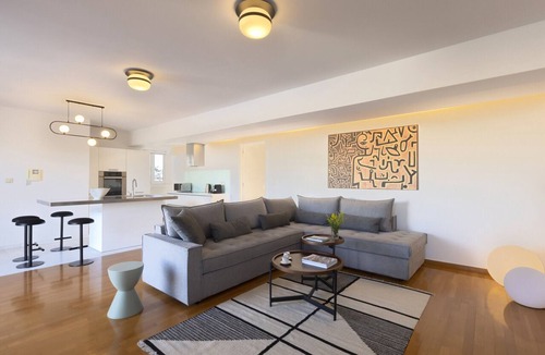 Kinosargous Apartment | STUNNING PENTHOUSE W/SPECTACULAR VISTAS!