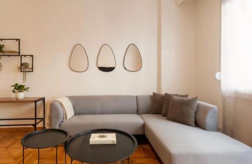 Platia Viktorias Apartment | Stylish 2bd Apt close to metro