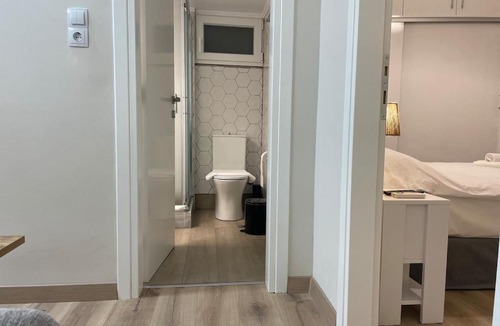 Chios Town Apartment | Stylish Central 2 bdr Apartment