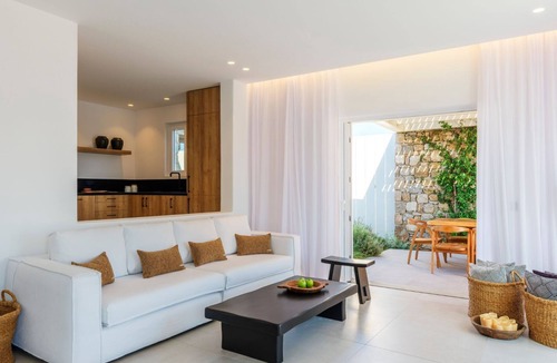 Kalafatis Villa | Stylish Mykonos Villa With Jacuzzi