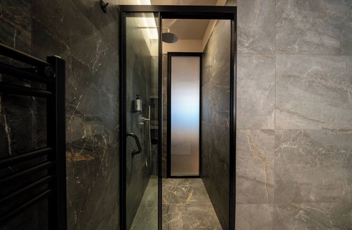 Psirri Hotel | Suite with City View, Lux Suites Athens