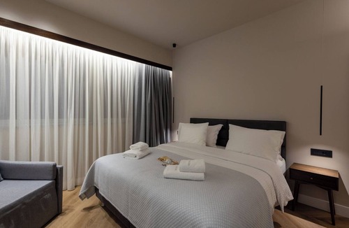 Psirri Hotel | Suite with City View, Lux Suites Athens