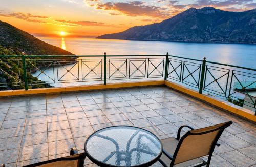 Platees House | SUITeSUNSET
