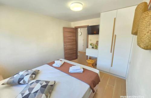 Nea Propontida House | Summertime Villa just 90meters from the sea!