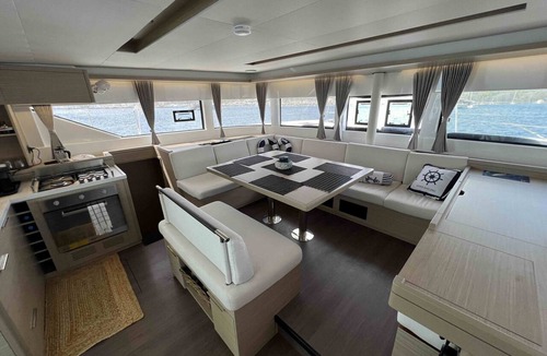 Alimos Boat Rental | Sun-Kissed Sailing Adventure in Islas Sarónicas