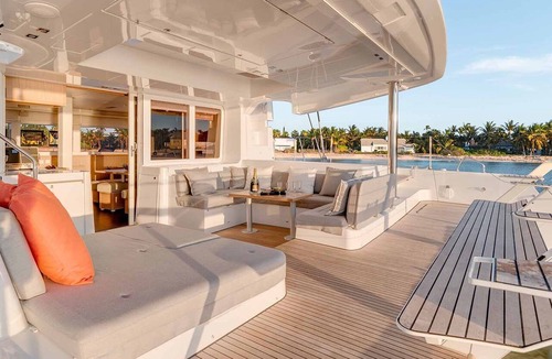 Alimos Boat Rental | Sun-Kissed Sailing Adventure in Islas Sarónicas