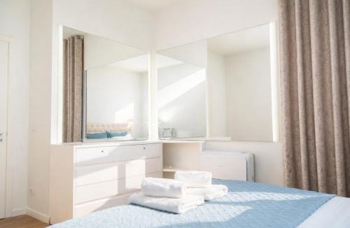 Jala Apartment | Sun Lit Sea View Apartment-Green Coast 104C