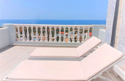 Piskopiano House | Sun Shine Senior Suite Full View