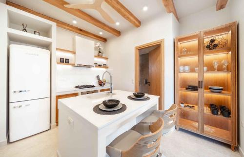 Filaki Apartment | SunKeramos Retreat - "Free" Heated Pool Private Villa