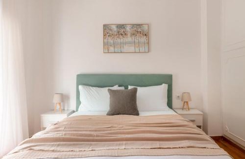 Nea Smirni Apartment | Sunlit 3BDR Family APT, Near Sea & City Center!