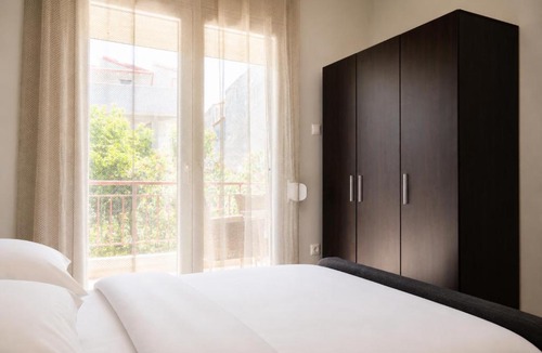 Nea Iraklia Apartment | Sunny 2BR Apartment Iraklia