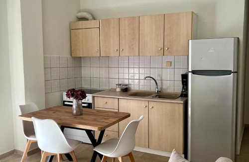 Stavroupoli Apartment | Sunny apartment-Thessaloniki Oikies Olga