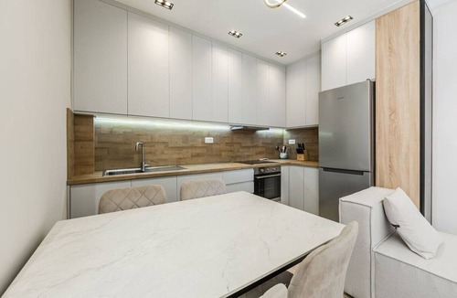 Durres Apartment | Sunny Beach Luxurious Apartment by PikHost