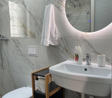 Lezhe Apartment | Sunny City Center Apartment