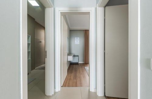 Jala Villa | Sunny Coastal Getaway Green Coast by PikHost