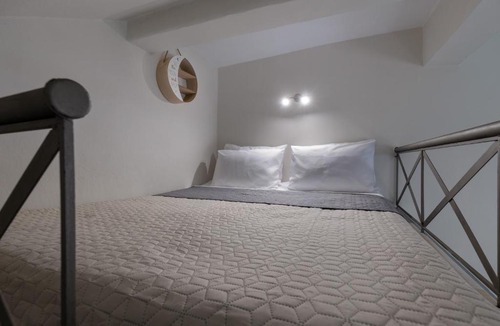 Topeiros Apartment | Sunny Studios 1